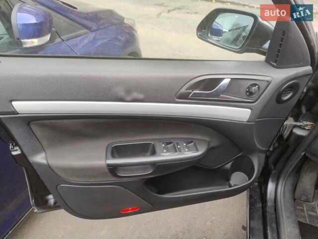 Черный Шкода Октавия, объемом двигателя 1.6 л и пробегом 303 тыс. км за 3900 $, фото 7 на Automoto.ua