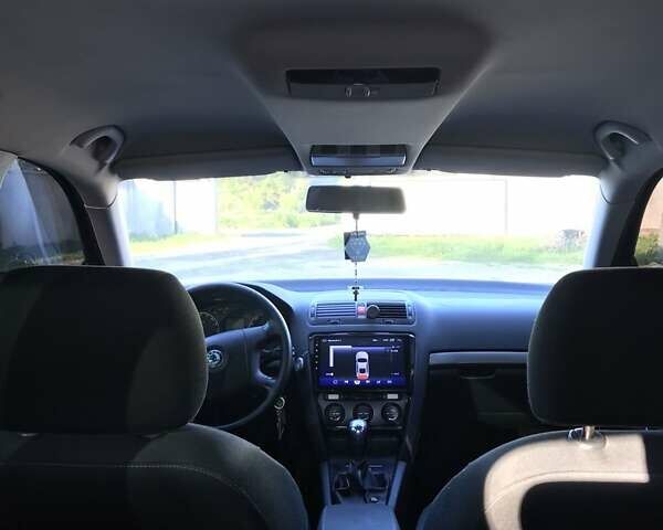 Черный Шкода Октавия, объемом двигателя 1.9 л и пробегом 300 тыс. км за 7500 $, фото 6 на Automoto.ua