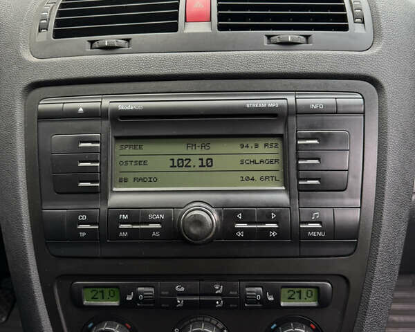 Черный Шкода Октавия, объемом двигателя 1.6 л и пробегом 210 тыс. км за 6450 $, фото 25 на Automoto.ua