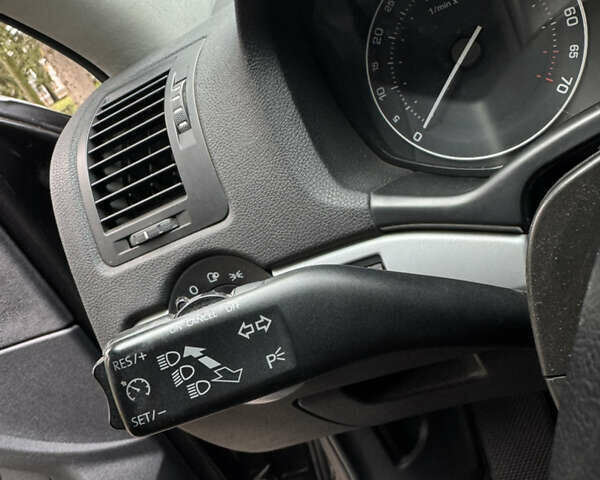 Черный Шкода Октавия, объемом двигателя 1.6 л и пробегом 210 тыс. км за 6450 $, фото 13 на Automoto.ua