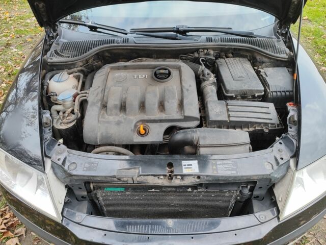 Черный Шкода Октавия, объемом двигателя 1.9 л и пробегом 312 тыс. км за 5750 $, фото 7 на Automoto.ua