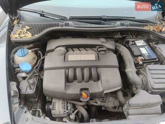 Черный Шкода Октавия, объемом двигателя 1.6 л и пробегом 303 тыс. км за 3900 $, фото 16 на Automoto.ua