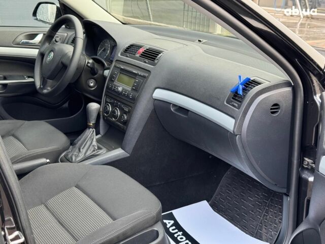 Черный Шкода Октавия, объемом двигателя 1.8 л и пробегом 252 тыс. км за 5990 $, фото 12 на Automoto.ua