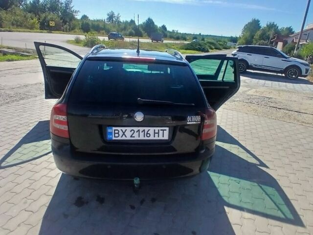 Черный Шкода Октавия, объемом двигателя 1.6 л и пробегом 210 тыс. км за 5500 $, фото 1 на Automoto.ua