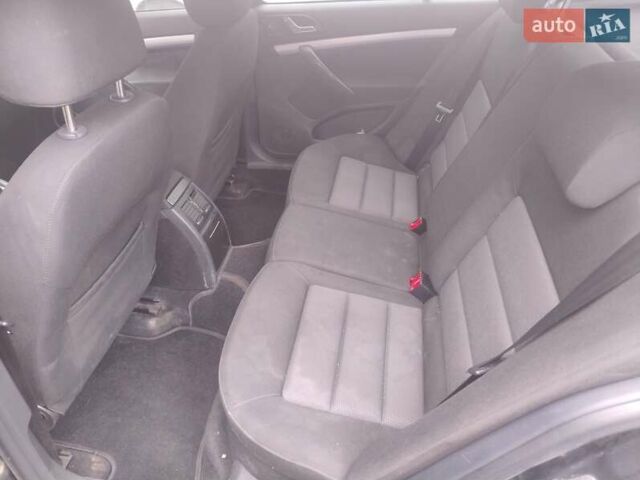 Черный Шкода Октавия, объемом двигателя 1.6 л и пробегом 303 тыс. км за 3900 $, фото 23 на Automoto.ua