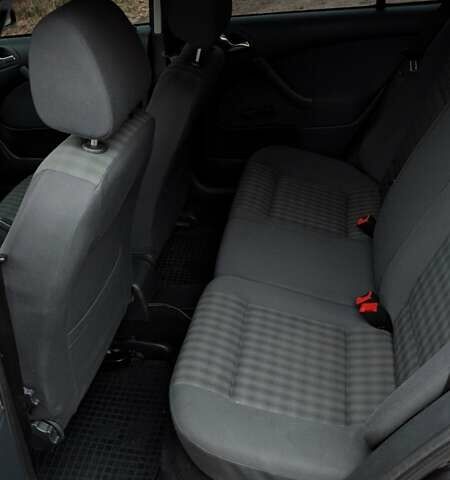 Чорний Шкода Октавія, об'ємом двигуна 1.6 л та пробігом 144 тис. км за 6999 $, фото 12 на Automoto.ua