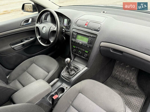 Чорний Шкода Октавія, об'ємом двигуна 1.6 л та пробігом 208 тис. км за 7850 $, фото 13 на Automoto.ua