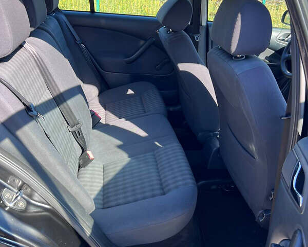 Черный Шкода Октавия, объемом двигателя 1.6 л и пробегом 234 тыс. км за 5200 $, фото 9 на Automoto.ua