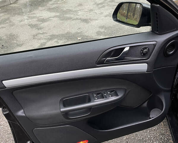 Черный Шкода Октавия, объемом двигателя 1.8 л и пробегом 189 тыс. км за 6700 $, фото 14 на Automoto.ua