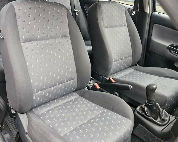 Черный Шкода Октавия, объемом двигателя 1.6 л и пробегом 193 тыс. км за 6000 $, фото 44 на Automoto.ua