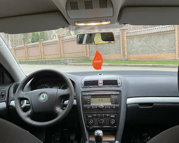 Черный Шкода Октавия, объемом двигателя 1.8 л и пробегом 189 тыс. км за 6700 $, фото 20 на Automoto.ua