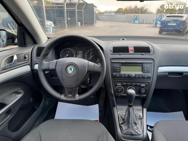 Черный Шкода Октавия, объемом двигателя 1.8 л и пробегом 252 тыс. км за 5990 $, фото 13 на Automoto.ua