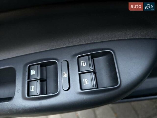 Чорний Шкода Октавія, об'ємом двигуна 2 л та пробігом 239 тис. км за 7300 $, фото 81 на Automoto.ua