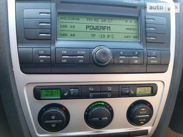 Черный Шкода Октавия, объемом двигателя 2 л и пробегом 452 тыс. км за 6300 $, фото 13 на Automoto.ua