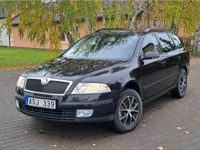 Черный Шкода Октавия, объемом двигателя 2 л и пробегом 215 тыс. км за 1750 $, фото 1 на Automoto.ua