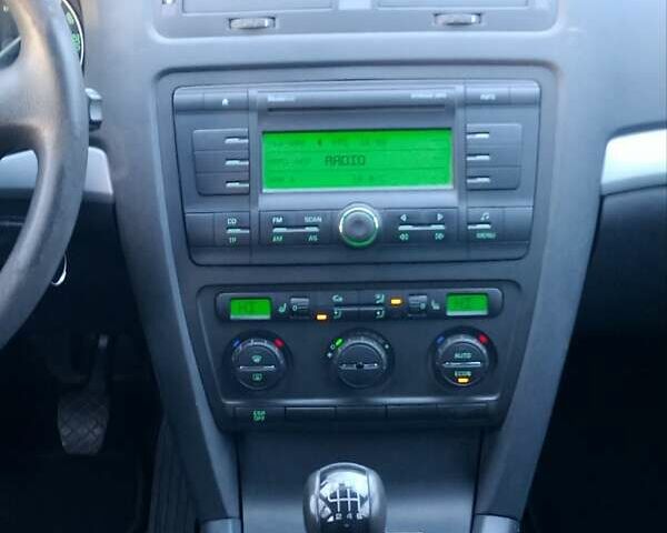 Шкода Октавия 2007 в Дубно на Automoto.ua Черный Шкода Октавия, объемом двигателя 1.8 л и пробегом 189 тыс. км за 4999 $, фото 4 на Automoto.ua