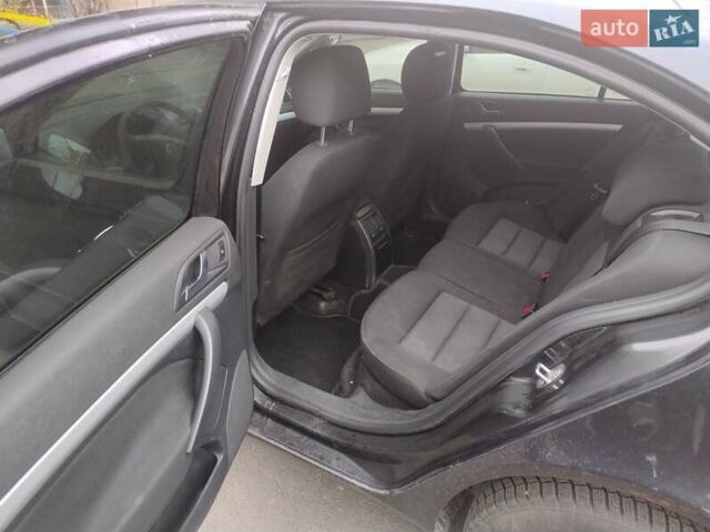 Черный Шкода Октавия, объемом двигателя 1.6 л и пробегом 303 тыс. км за 3900 $, фото 24 на Automoto.ua