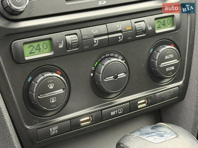 Черный Шкода Октавия, объемом двигателя 2 л и пробегом 196 тыс. км за 7850 $, фото 52 на Automoto.ua