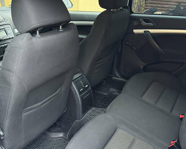 Чорний Шкода Октавія, об'ємом двигуна 1.8 л та пробігом 230 тис. км за 6000 $, фото 8 на Automoto.ua