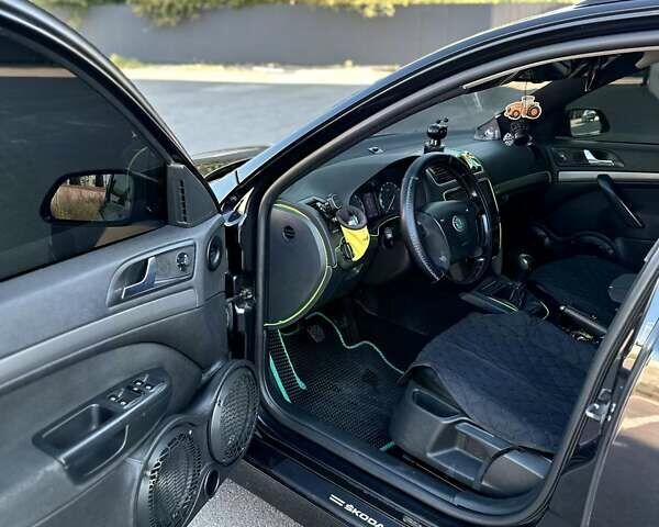 Чорний Шкода Октавія, об'ємом двигуна 2 л та пробігом 451 тис. км за 8200 $, фото 15 на Automoto.ua