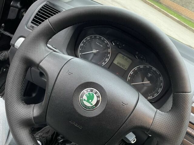 Черный Шкода Октавия, объемом двигателя 1.8 л и пробегом 189 тыс. км за 6400 $, фото 18 на Automoto.ua