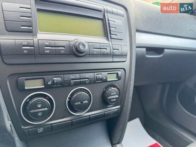 Черный Шкода Октавия, объемом двигателя 1.8 л и пробегом 252 тыс. км за 5990 $, фото 20 на Automoto.ua