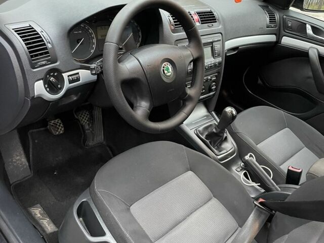 Черный Шкода Октавия, объемом двигателя 1.8 л и пробегом 189 тыс. км за 6400 $, фото 21 на Automoto.ua