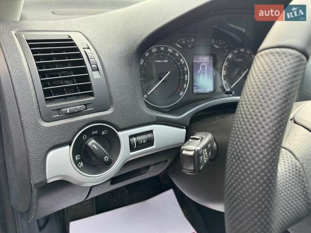 Черный Шкода Октавия, объемом двигателя 1.8 л и пробегом 252 тыс. км за 5990 $, фото 15 на Automoto.ua