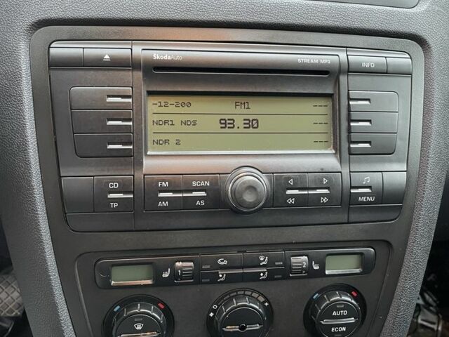 Черный Шкода Октавия, объемом двигателя 1.8 л и пробегом 189 тыс. км за 6400 $, фото 20 на Automoto.ua