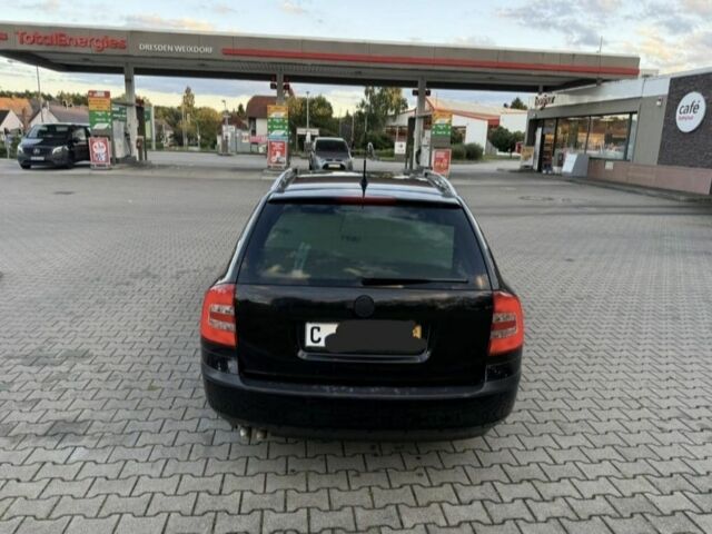 Черный Шкода Октавия, объемом двигателя 1.9 л и пробегом 188 тыс. км за 2951 $, фото 2 на Automoto.ua