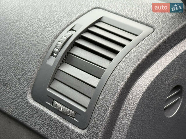 Черный Шкода Октавия, объемом двигателя 2 л и пробегом 196 тыс. км за 7850 $, фото 42 на Automoto.ua