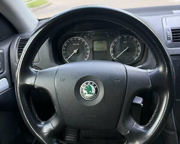 Черный Шкода Октавия, объемом двигателя 1.6 л и пробегом 243 тыс. км за 6900 $, фото 13 на Automoto.ua