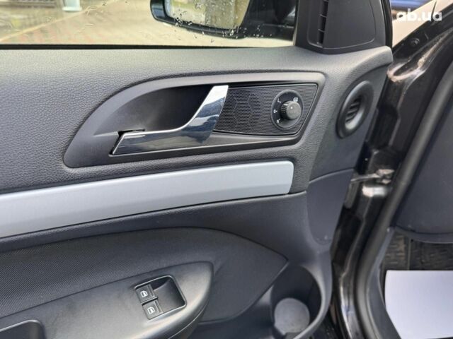 Черный Шкода Октавия, объемом двигателя 1.8 л и пробегом 252 тыс. км за 5990 $, фото 14 на Automoto.ua