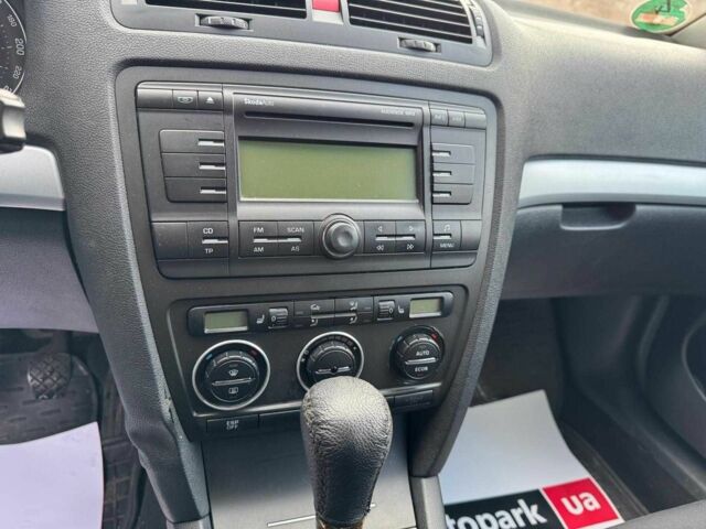 Черный Шкода Октавия, объемом двигателя 1.8 л и пробегом 252 тыс. км за 5990 $, фото 19 на Automoto.ua