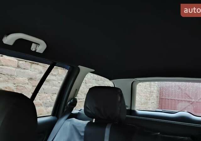 Черный Шкода Октавия, объемом двигателя 1.6 л и пробегом 200 тыс. км за 5500 $, фото 6 на Automoto.ua