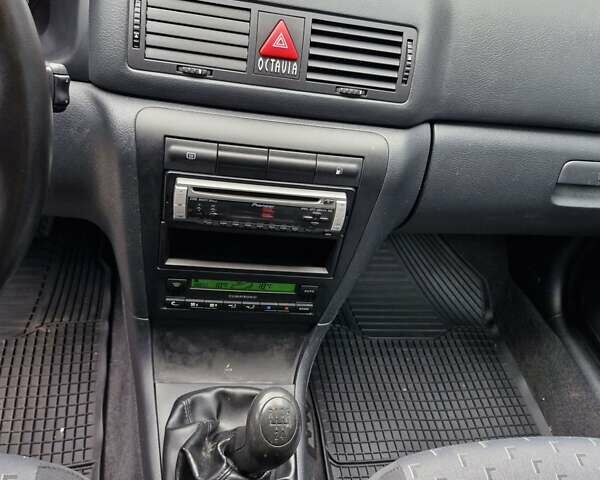 Черный Шкода Октавия, объемом двигателя 1.6 л и пробегом 193 тыс. км за 6000 $, фото 35 на Automoto.ua