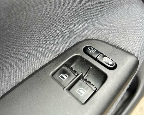 Чорний Шкода Октавія, об'ємом двигуна 1.6 л та пробігом 198 тис. км за 5900 $, фото 22 на Automoto.ua