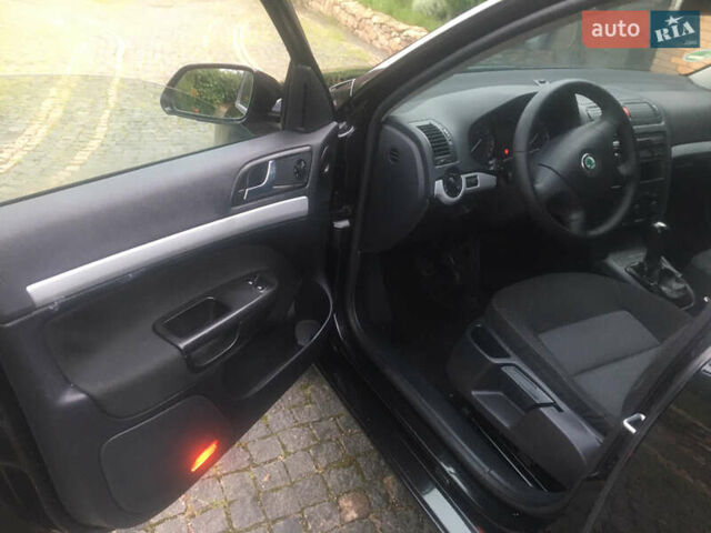 Черный Шкода Октавия, объемом двигателя 1.6 л и пробегом 223 тыс. км за 6300 $, фото 8 на Automoto.ua