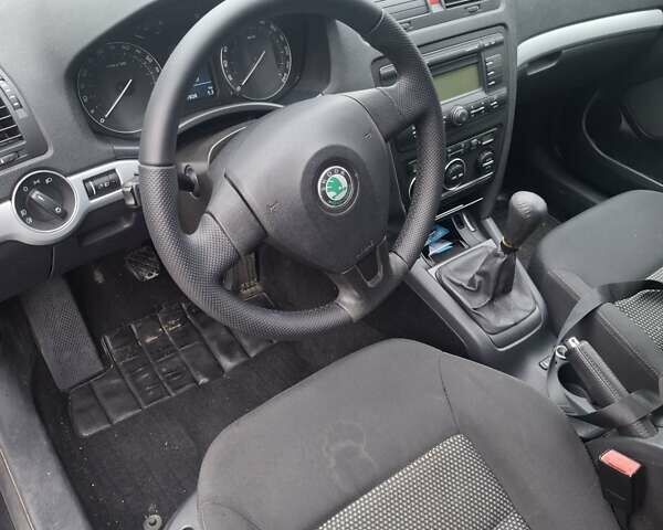 Шкода Октавия 2007 в Запорожье на Automoto.ua Черный Шкода Октавия, объемом двигателя 1.8 л и пробегом 245 тыс. км за 5300 $, фото 12 на Automoto.ua