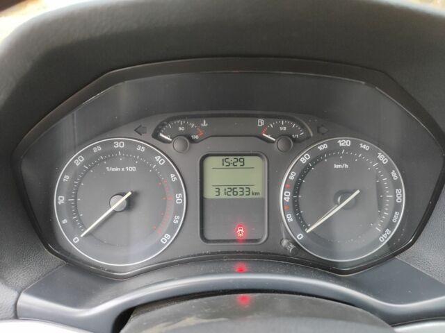 Черный Шкода Октавия, объемом двигателя 1.9 л и пробегом 312 тыс. км за 5750 $, фото 6 на Automoto.ua