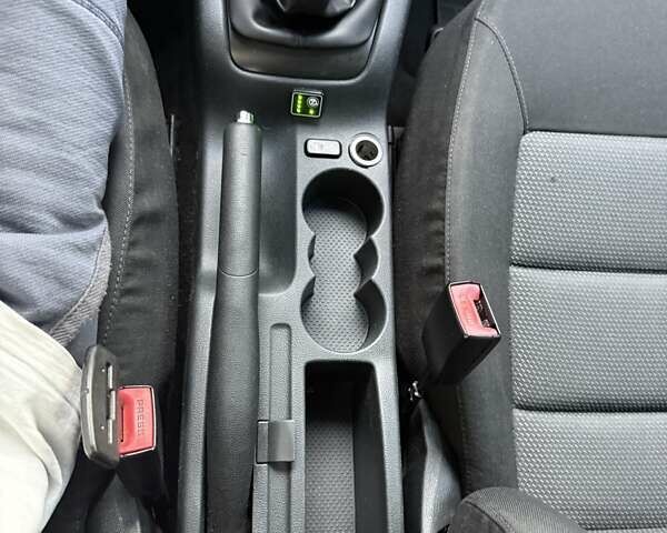 Черный Шкода Октавия, объемом двигателя 1.6 л и пробегом 243 тыс. км за 6900 $, фото 15 на Automoto.ua