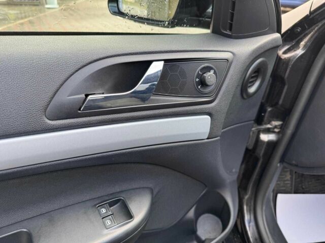 Черный Шкода Октавия, объемом двигателя 1.8 л и пробегом 252 тыс. км за 5990 $, фото 14 на Automoto.ua