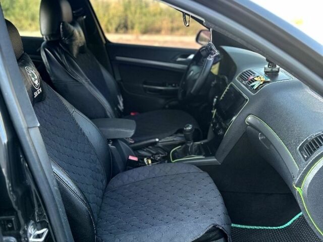 Чорний Шкода Октавія, об'ємом двигуна 2 л та пробігом 451 тис. км за 8300 $, фото 9 на Automoto.ua