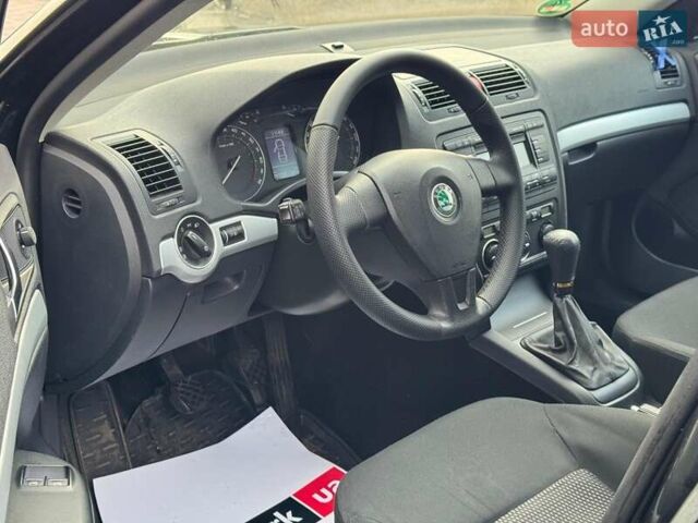 Черный Шкода Октавия, объемом двигателя 1.8 л и пробегом 252 тыс. км за 5990 $, фото 9 на Automoto.ua