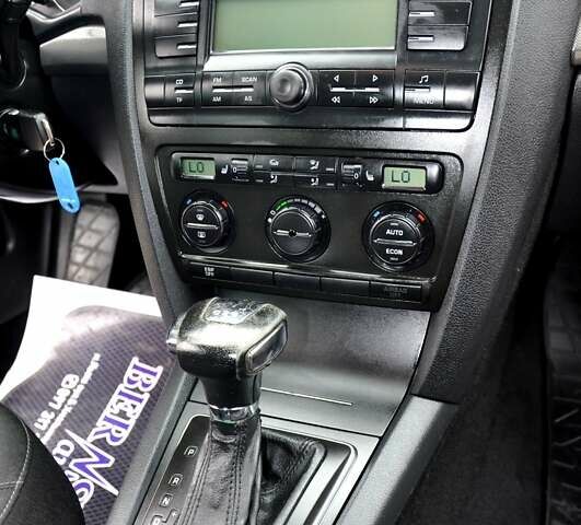 Чорний Шкода Октавія, об'ємом двигуна 2 л та пробігом 217 тис. км за 6800 $, фото 24 на Automoto.ua