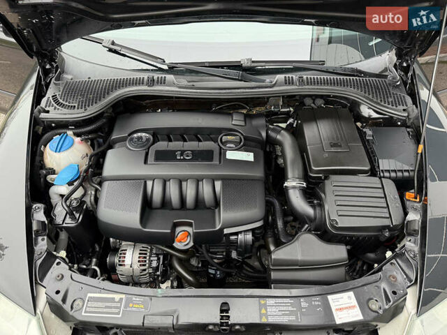 Черный Шкода Октавия, объемом двигателя 1.6 л и пробегом 211 тыс. км за 6500 $, фото 83 на Automoto.ua