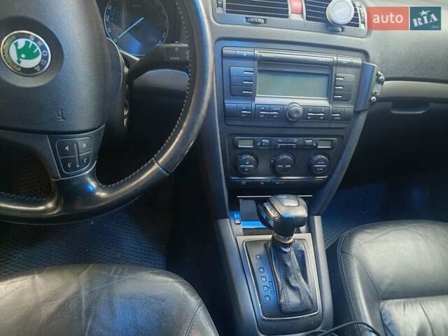 Черный Шкода Октавия, объемом двигателя 1.6 л и пробегом 294 тыс. км за 6200 $, фото 15 на Automoto.ua