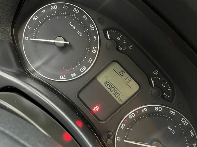 Черный Шкода Октавия, объемом двигателя 1.8 л и пробегом 189 тыс. км за 6400 $, фото 19 на Automoto.ua