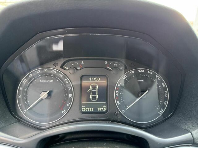 Черный Шкода Октавия, объемом двигателя 1.8 л и пробегом 252 тыс. км за 5990 $, фото 17 на Automoto.ua