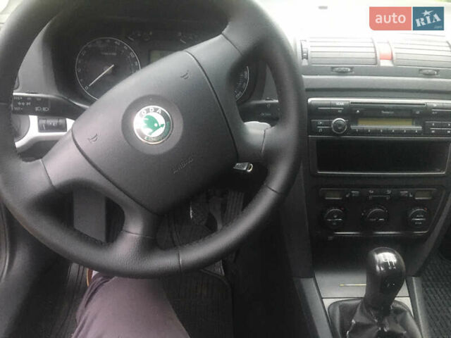 Черный Шкода Октавия, объемом двигателя 1.6 л и пробегом 223 тыс. км за 6300 $, фото 14 на Automoto.ua